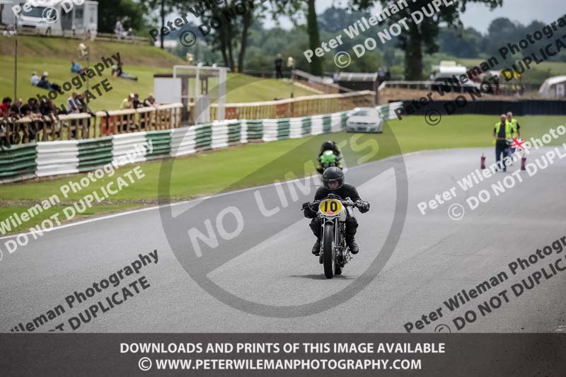 Vintage motorcycle club;eventdigitalimages;mallory park;mallory park trackday photographs;no limits trackdays;peter wileman photography;trackday digital images;trackday photos;vmcc festival 1000 bikes photographs